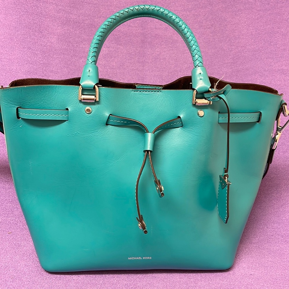 Used turquoise, Michael Kors leather bucket bag